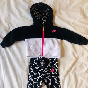 2 Piece Nike Sweatshirt & legging / 12 months